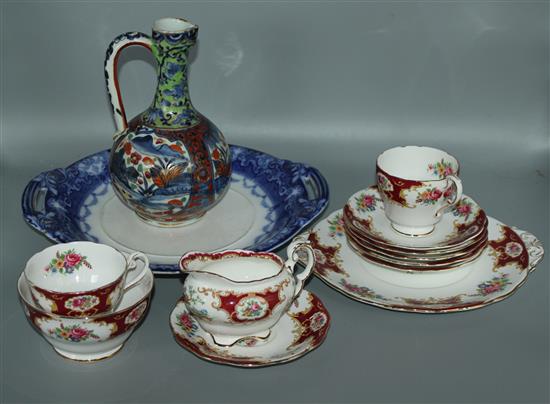 Royal Standard Lady Jayne teaware, a meat dish and a tureen stand